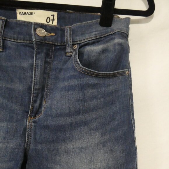 GARAGE - High Rise | size 7 | Classic Blue Jeans with Faded Design - Picture 5 of 16
